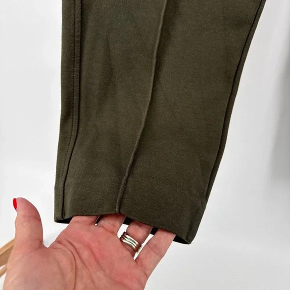 Everlane The Dream Pant Medium Dark Green Kalamata Pintuck Tapered Pull On Knit - Picture 4 of 10